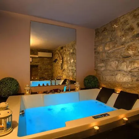 Fuga Romantica Con Jacuzzi Privata بيت للعطل *