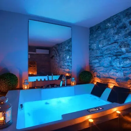 Fuga Romantica Con Jacuzzi Privata بيت للعطل