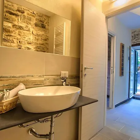 Fuga Romantica Con Jacuzzi Privata بيت للعطل *
